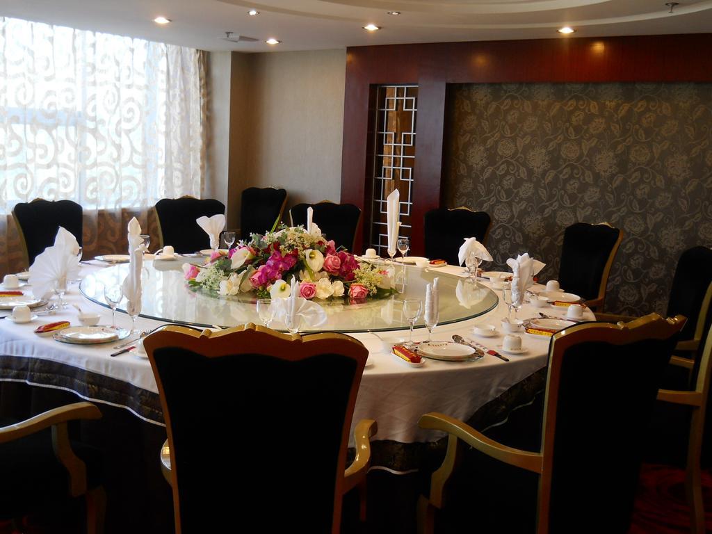 Yijing Holiday Hotel Yimeng Road 린이 외부 사진