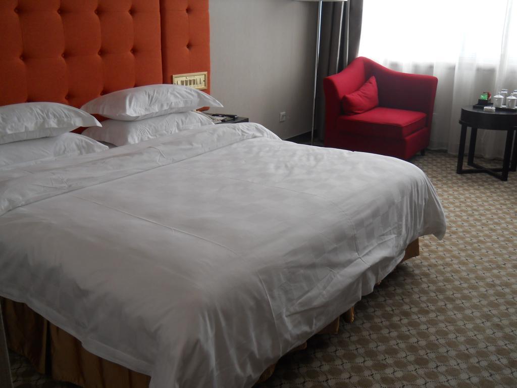 Yijing Holiday Hotel Yimeng Road 린이 객실 사진