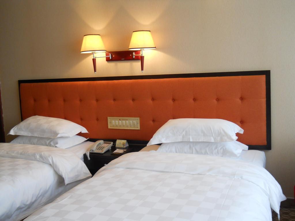 Yijing Holiday Hotel Yimeng Road 린이 객실 사진