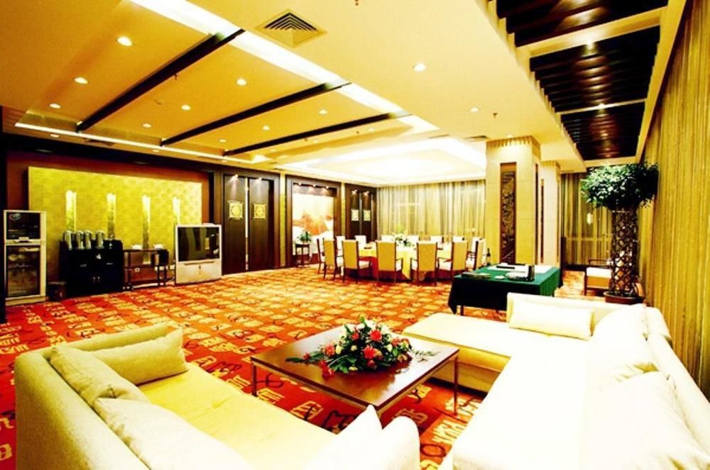Yijing Holiday Hotel Yimeng Road 린이 외부 사진