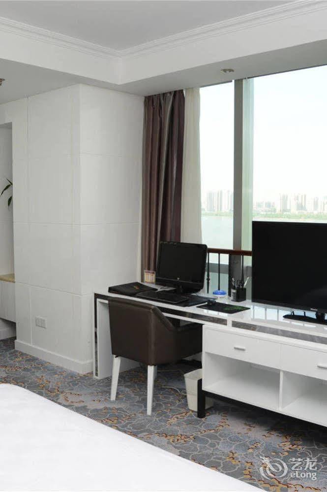 Yijing Holiday Hotel Yimeng Road 린이 외부 사진