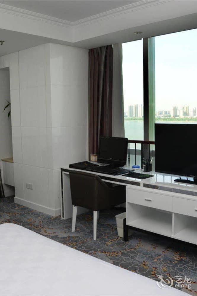 Yijing Holiday Hotel Yimeng Road 린이 외부 사진